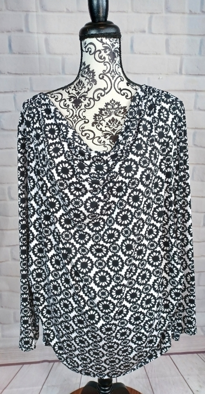 Lane Bryant women's long sleeve stretch knit geometric print size 22/24 BB19
